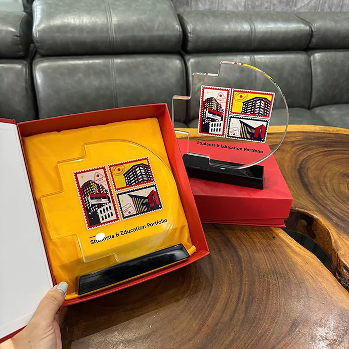 Kỷ Niệm Chương In Logo RMIT- In Logo Theo Yêu Cầu – Sang Trọng, Giá Tốt