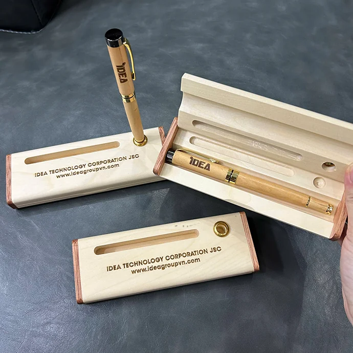 Bút Gỗ In Logo Theo Yêu Cầu – Quà Tặng Doanh Nghiệp Mộc Mạc & Tinh Tế