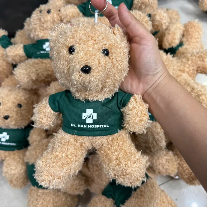 Gấu Bông Mặc Áo Xanh – In Logo Theo Yêu Cầu - Giá rẻ