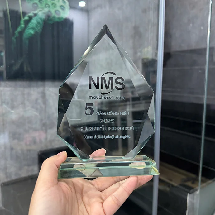 Kỷ Niệm Chương Làm Theo Yêu Cầu – Pha Lê, Gỗ, Mica, Sang Trọng, Giá Rẻ