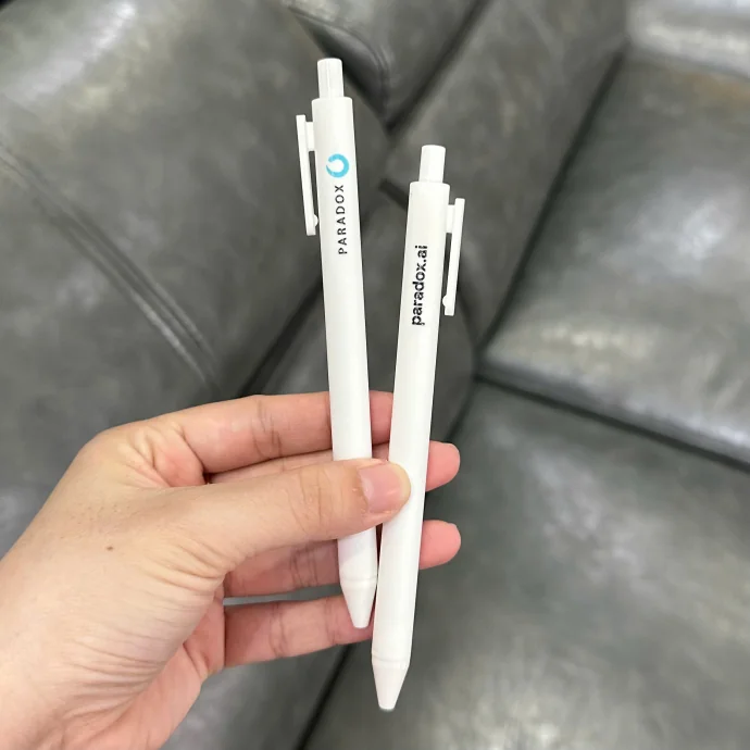 Bút Bi Nhựa Bấm Trắng In Logo Quảng Cáo Số Lượng Lớn