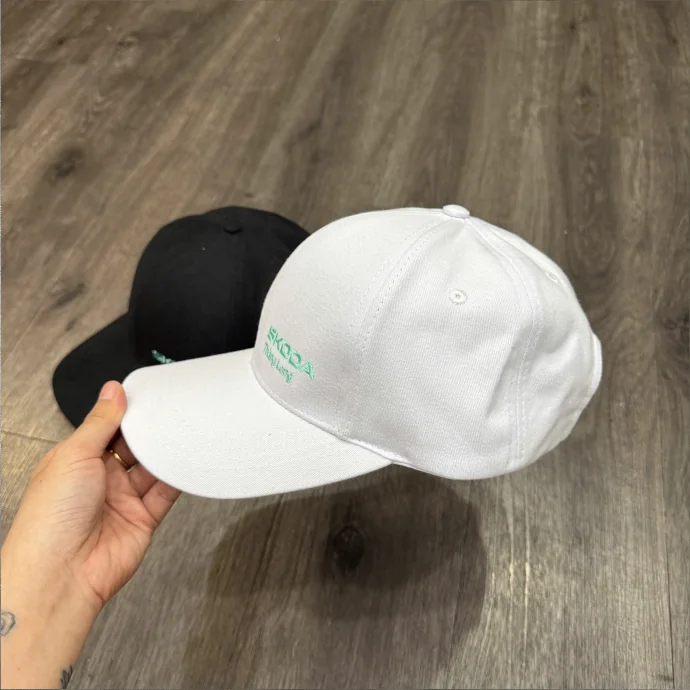 Mũ Lưỡi Trai Thêu Logo Skoda – Màu Đen/Trắng – In Logo Theo Yêu Cầu