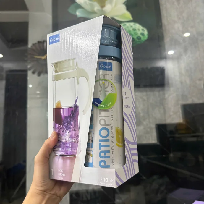Bình Thủy Tinh Có Tay Cầm Ocean Patio 1.3L – Thiết Kế Nắp Gài Tiện Lợi, Quà Tặng In Logo Doanh Nghiệp
