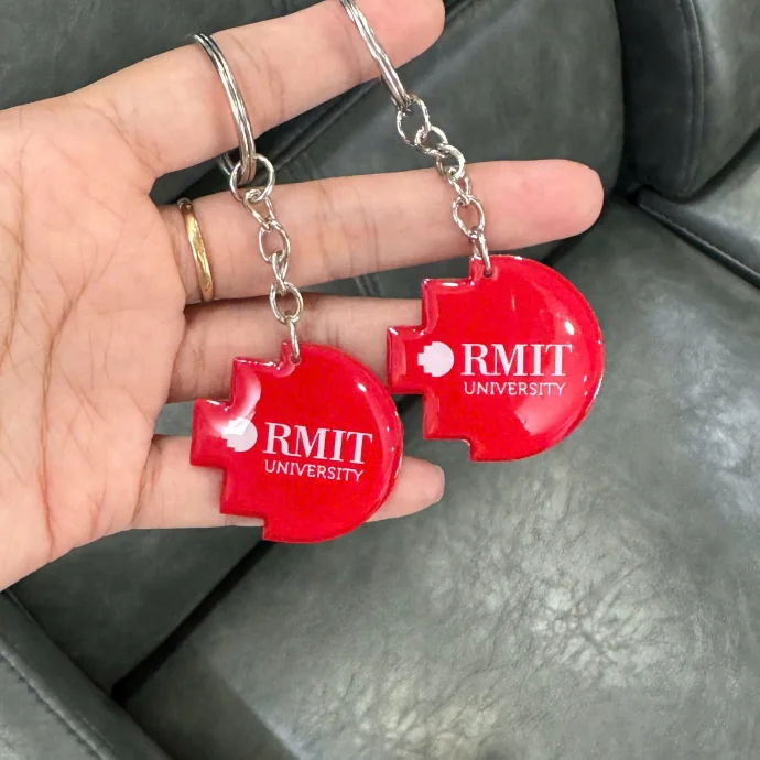 Móc Khóa Nhựa In Logo – Quà Tặng Thương Hiệu Giá Rẻ, Độc Đáo