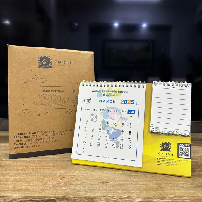 Lịch Để Bàn Gia Định University Kèm Hộp Giấy – Lịch Lò Xo In Logo Theo Yêu Cầu