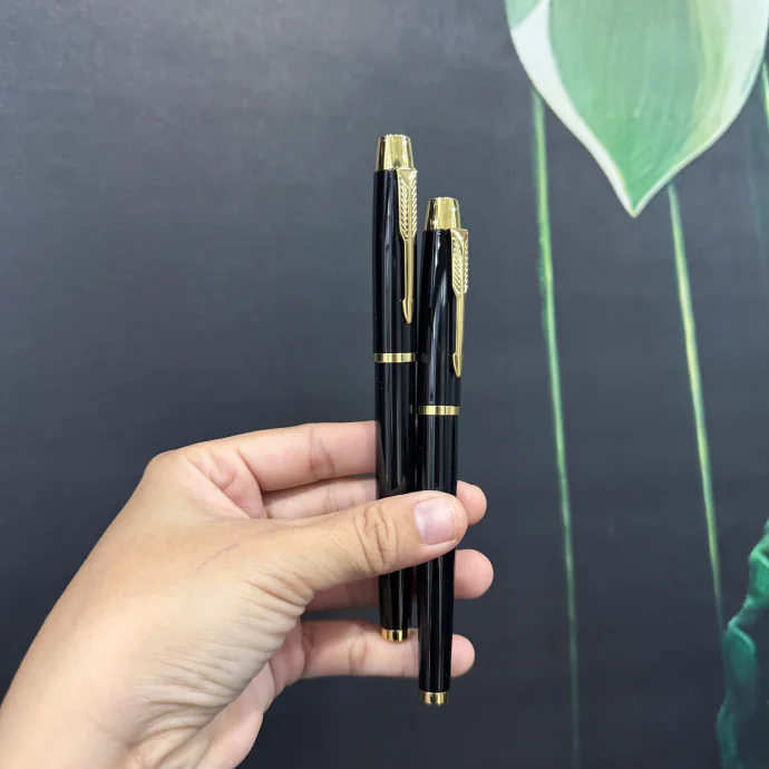Bút Bi Kim Loại Cao Cấp In Logo Theo Yêu Cầu – Quà Tặng Doanh Nghiệp Sang Trọng