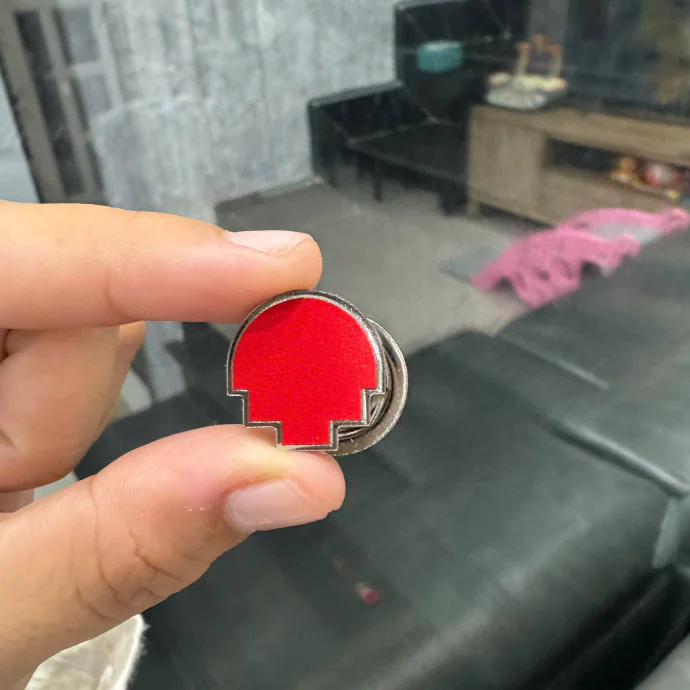 Huy Hiệu Cài Áo Kim Loại In Logo Theo Yêu Cầu Giá Xưởng